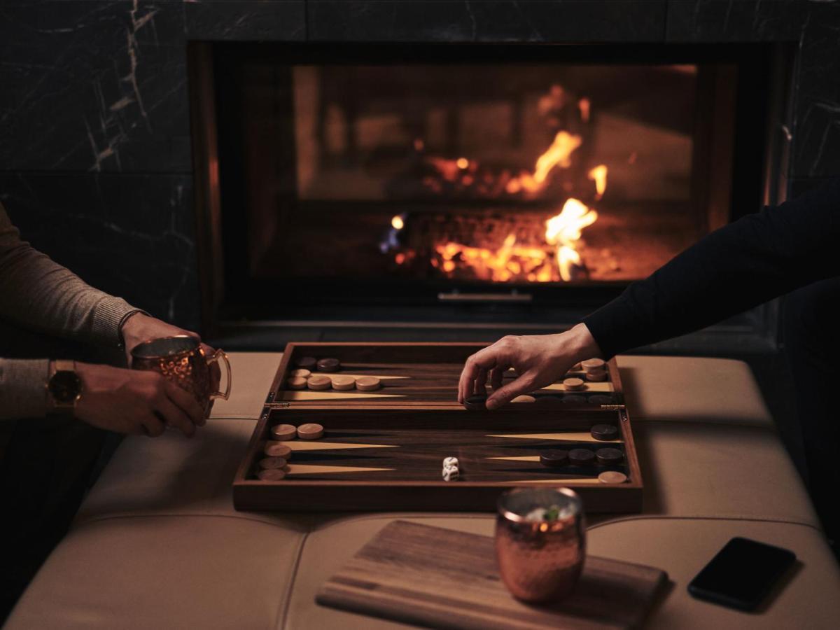 A-Rosa Ifen Hotel Kleinwalsertal Hirschegg  Eksteriør bilde A backgammon game
