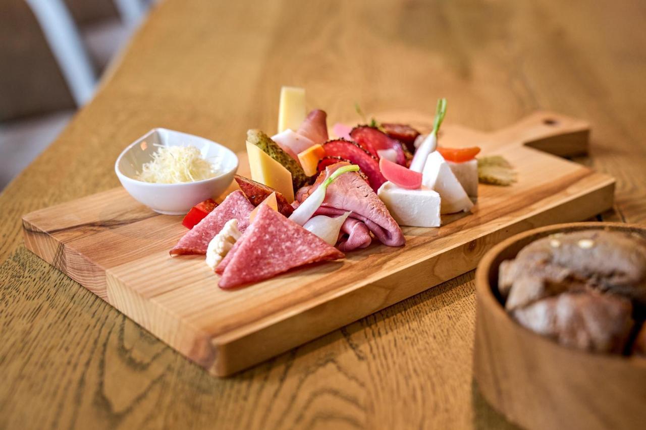 A-Rosa Ifen Hotel Kleinwalsertal Hirschegg  Eksteriør bilde A selection of cured meats and cheese
